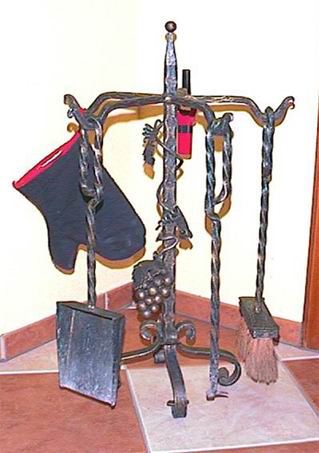 schmiedeeisernes Kaminbesteck